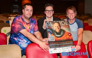 Christopher Methler, Marvin Boettcher (Theaterdirektor Mondpalast Herne) und Michael Wurst freuen sich auf den Raumfahrtabend im Mondpalast Herne. (Foto: Sebastian Sendlak)