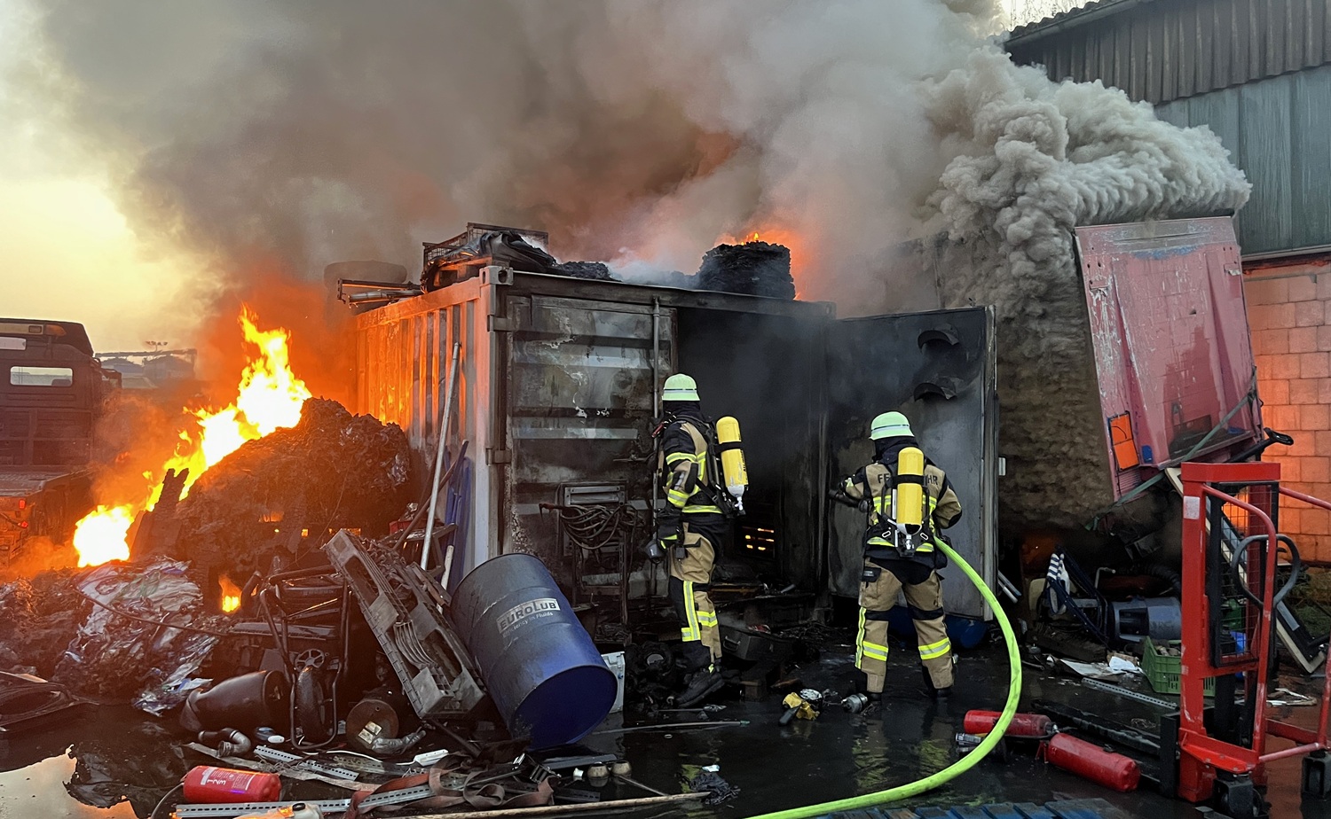 Großbrand im Essener Stadthafen