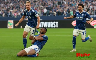 Der FC Schalke 04 gewinnt das Eröffnungsspiel in der 2. Fußball Bundeskiga gegen Hertha BSC mit 2:1 (Foto: Sebastian Sendlak / BOND