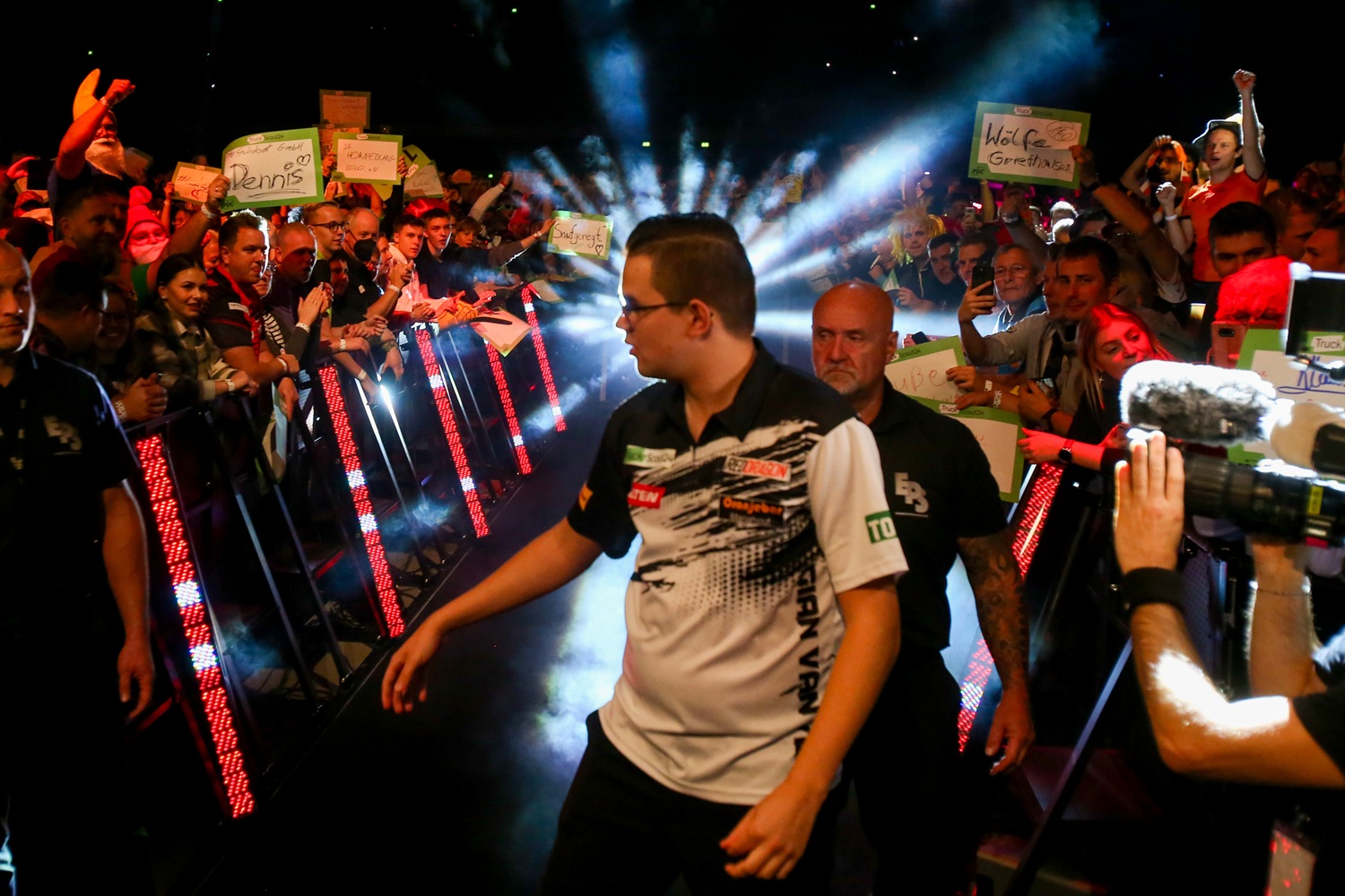 Van Ween gewinnt Darts-EM in Dortmund