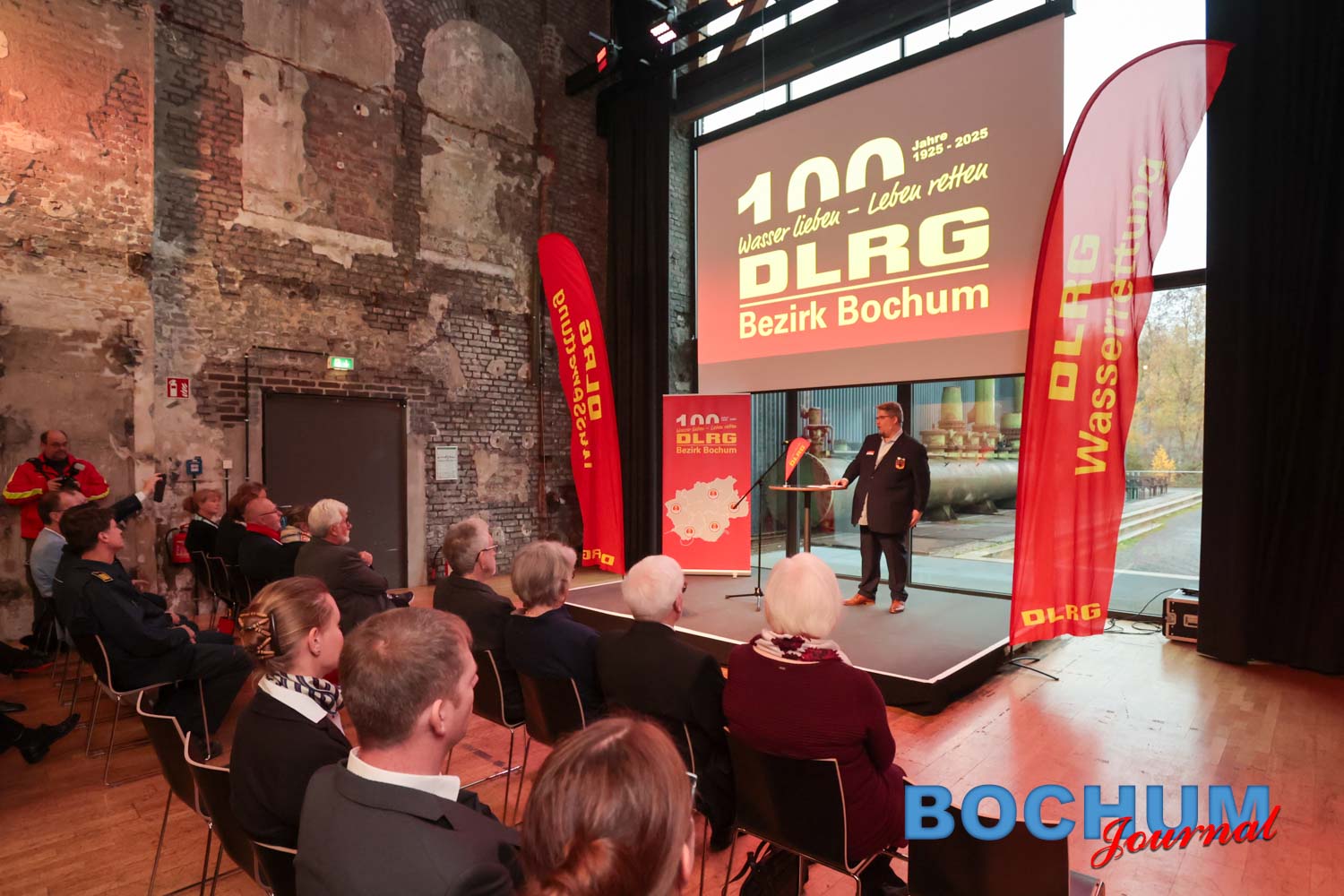 100 Jahre DLRG Bochum: Ein Jahrhundert Einsatz für Sicherheit am Wasser