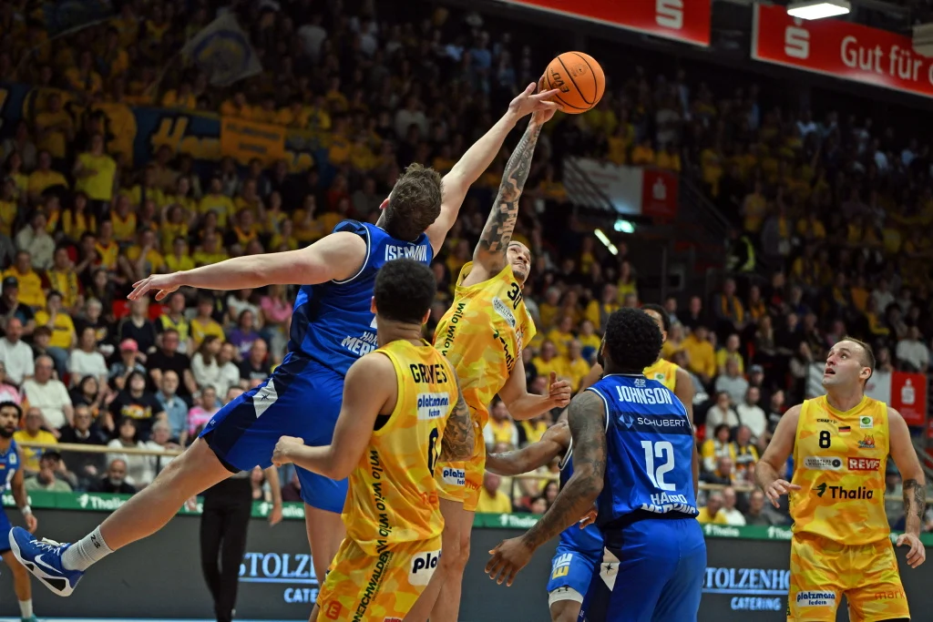Foto : Michael Scheuermann ( Honorarpflichtig )
2. Basketball Bundesliga Pro A Saison 2025/2026
Phönix Hagen - HARKO Merlins Grailsheim 90 : 93
Ischelandhalle Hagen 25.04.2026