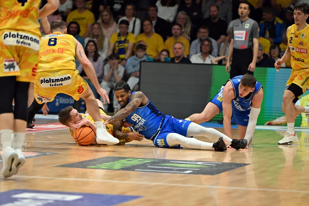 Foto : Michael Scheuermann ( Honorarpflichtig )
2. Basketball Bundesliga Pro A Saison 2025/2026
Phönix Hagen - HARKO Merlins Grailsheim 90 : 93
Ischelandhalle Hagen 25.04.2026