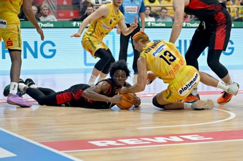 Basketball : Phönix Hagen - Bayer Giants Leverkusen